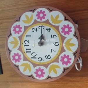 Vintage Floral Electric Clock